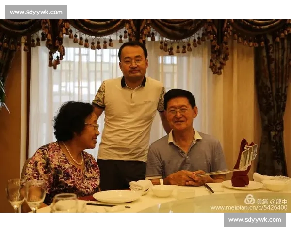 父爱如山！亚马尔父亲 39 岁生日晒合影：10 号传承，儿子未来可期