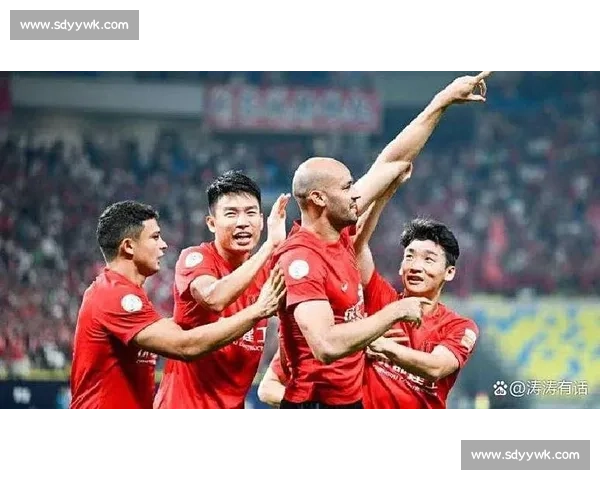 上港 3-1 力克河南止颓势 4 分紧追申花国安争冠悬念升级 上港 3-1 力克河南止颓势 4 分紧追申花国安争冠悬念升级