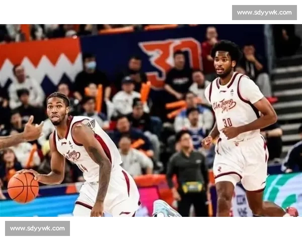 太阳对决小牛西部强强碰撞明星对抗点燃赛场激情之夜焦点战前瞻 太阳对决小牛西部强强碰撞明星对抗点燃赛场激情之夜焦点战前瞻