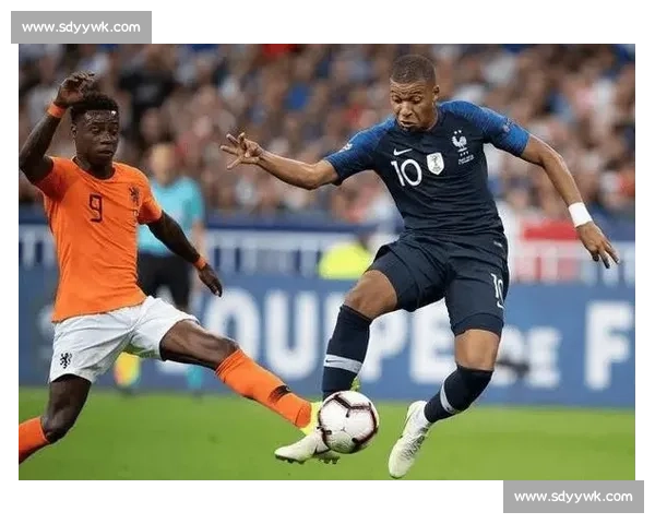 库特拉巴vs巅峰对决全面解析双方实力与战术走向赛前背景与关键看点预测 库特拉巴vs巅峰对决全面解析双方实力与战术走向赛前背景与关键看点预测