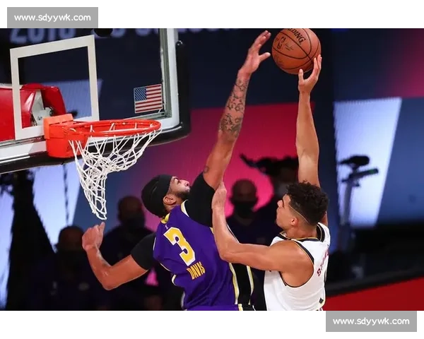 湖人对阵热火总决赛G1回放解析詹眉统治力全景呈现攻防细节与关键时刻